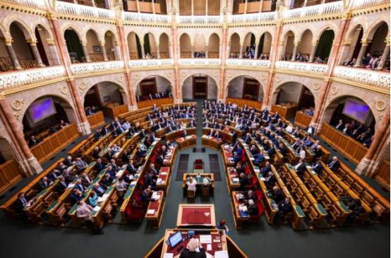 匈牙利国会表决通过，中美俄都不在的国际刑事法院，他也退了
 
路透社报道称，匈牙