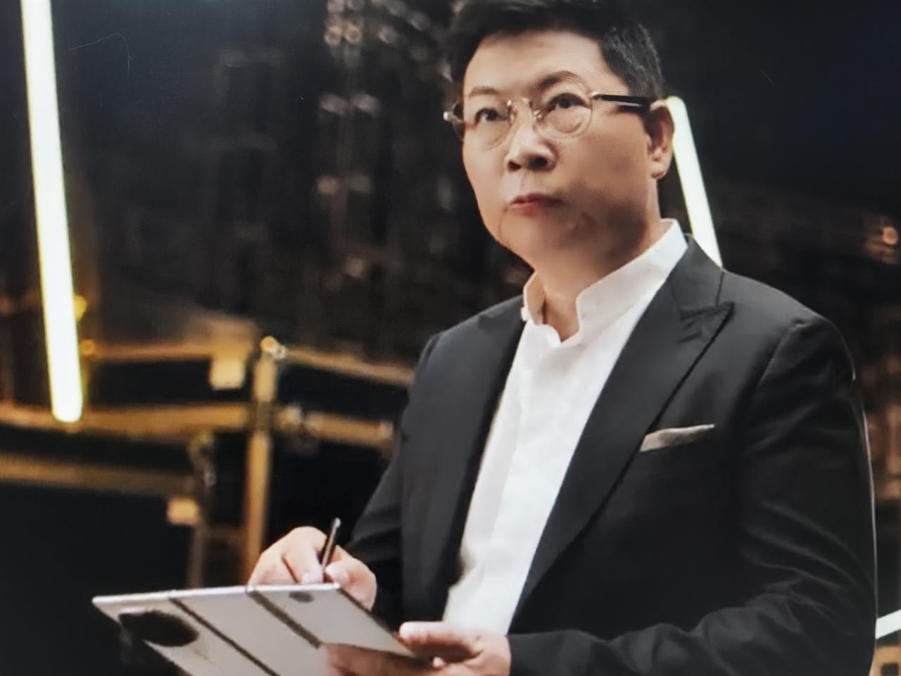 全新问界M7的小定将在9月4日新款三折叠发布会上宣布，而正式发布将会是9月23号