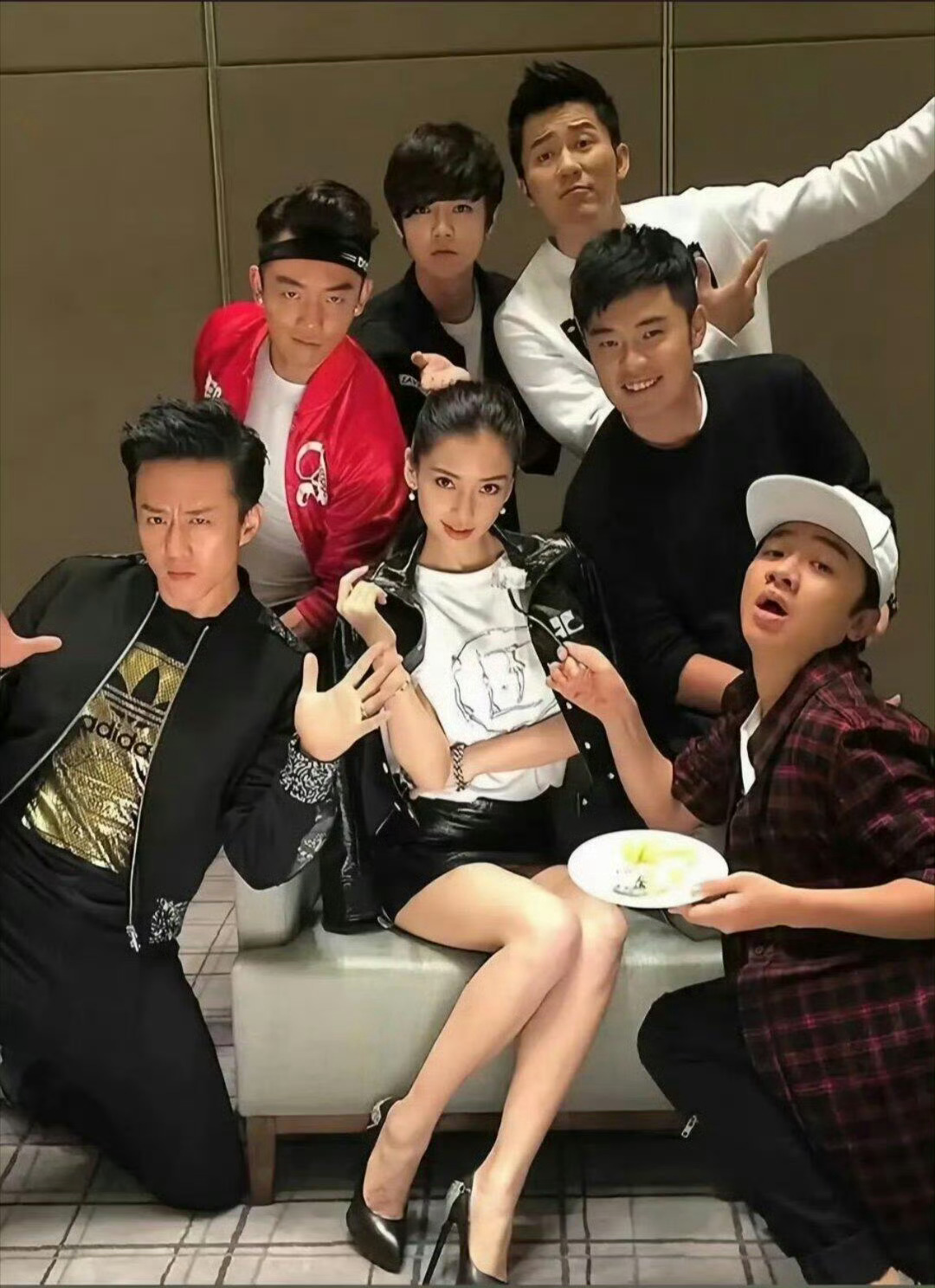 初代跑男重聚给郑恺庆生怀念这个初代跑男怀念青春