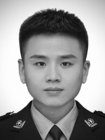 青年民警姜铭：以青春藏蓝，护一方平安
 
姜铭，1997年10月出生，男，汉族，