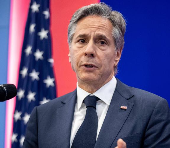 美国前国务卿布林肯，再次语出惊人：“我不仅是以美国国务卿的身份来到你们面前，也是