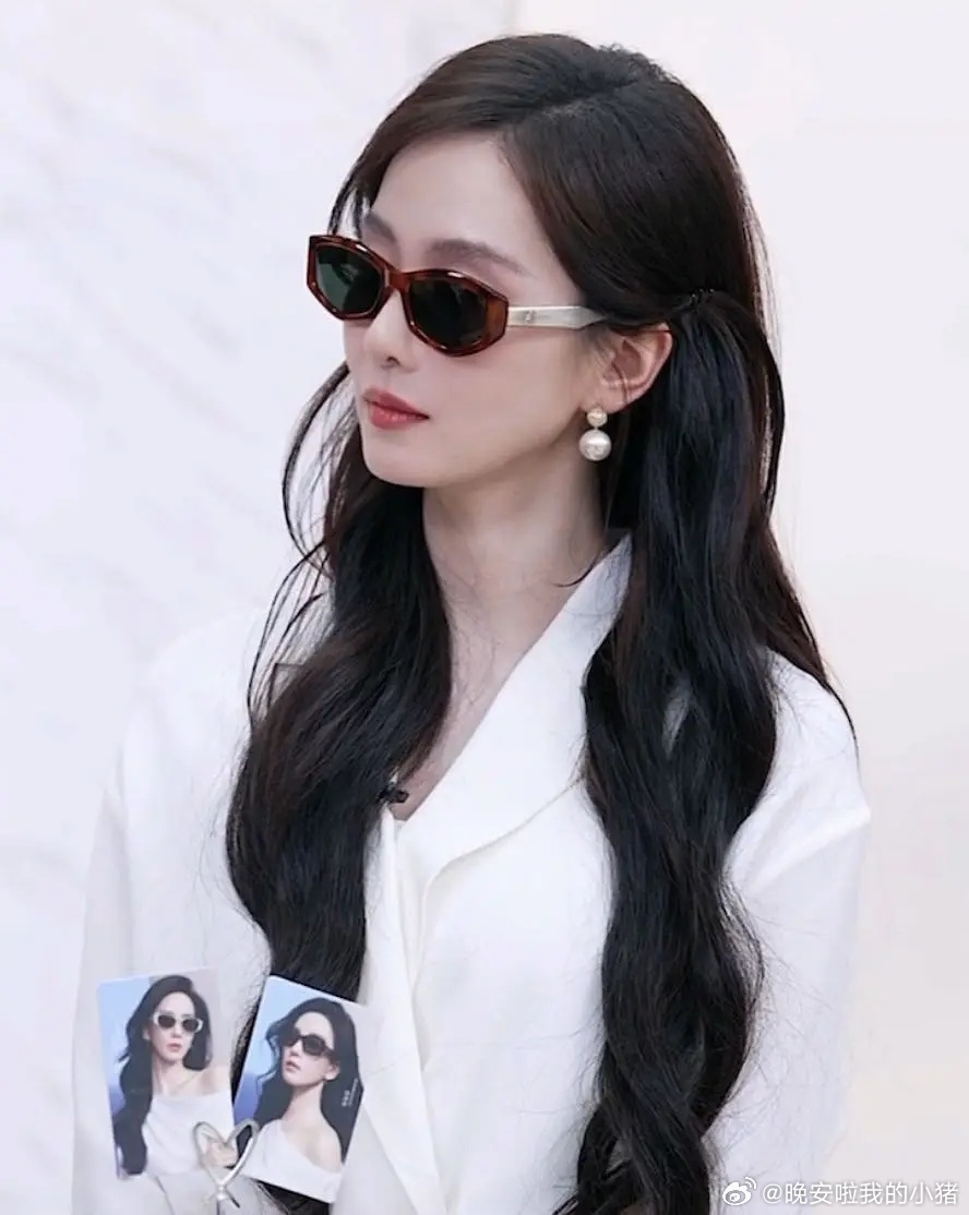 刘诗诗直播状态，高智感满满