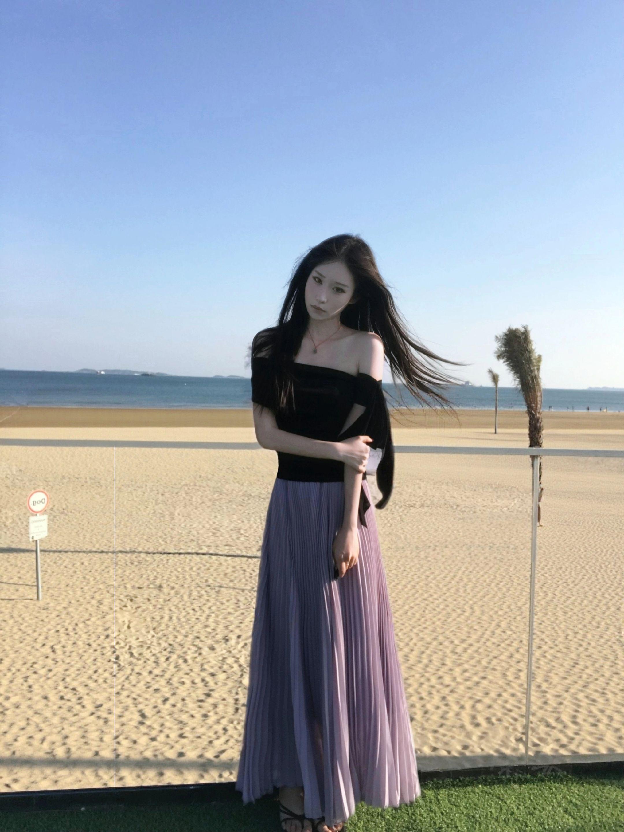 感我此言良久立 却坐促弦弦转急。
