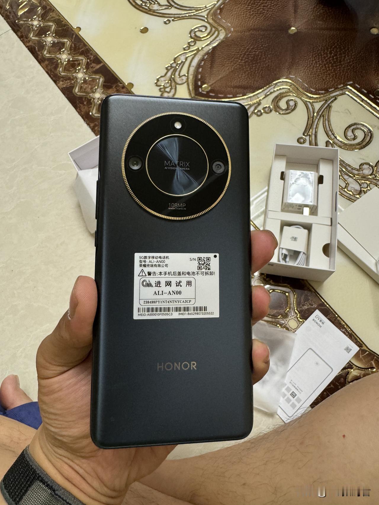 给老妈换手机，我还是首选了荣耀X50
   说来也巧，老妈的红米K30充不上电了