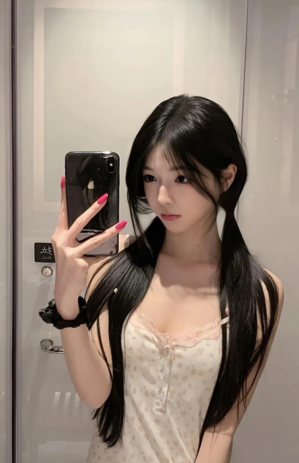 遇事先处理情绪，处理情绪就是处理事情。
如果一件事情能影响你的情绪，说明你还不够