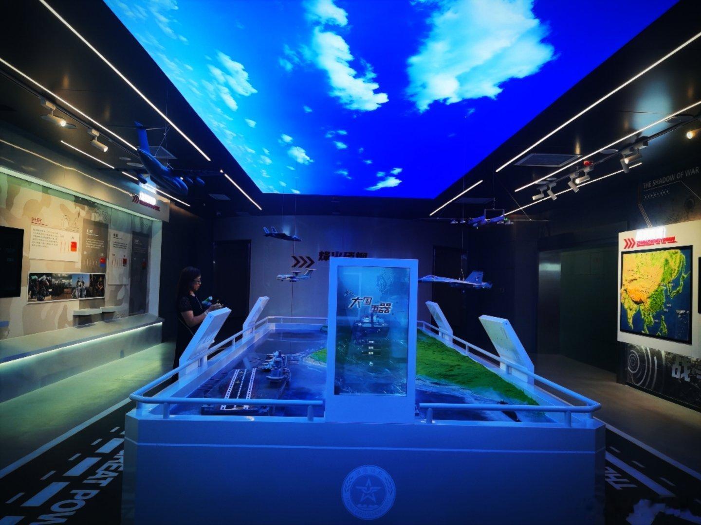 荷塘感悟有心人总喜欢利用礼拜天、节假日、八小时之外的时间超车。而贪图享乐的人则是