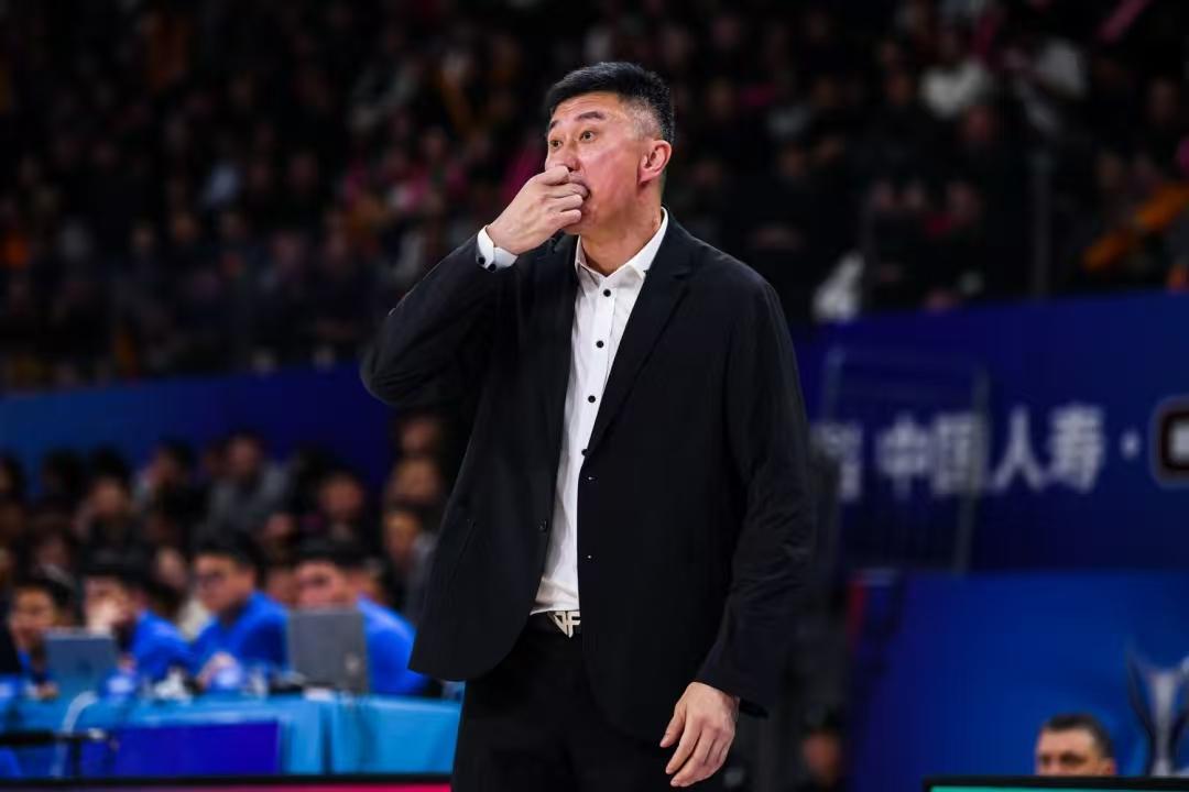 从三个方面看，杜锋下课是必然的，但也不能忽视他在广东生涯的贡献
广东队自从被北京