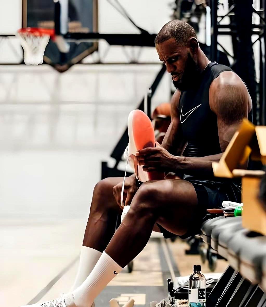 最可怕的统治，不是你多能得分。
而是全联盟都知道你要怎么打，还是只能看着你把比