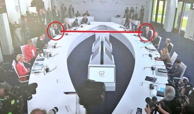 印度 媒体称，在G7峰会外联会议上， 莫迪 成了焦点人物，人人都想找他攀谈。在会