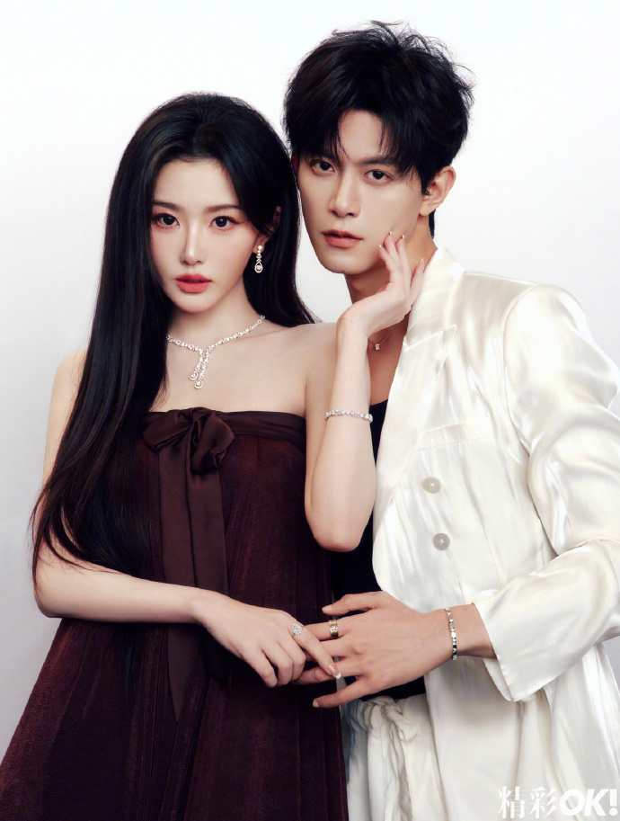 孔雪儿回应首搭邓凯 孔雪儿采访中回应首搭邓凯，表示邓凯慢热少言，还是她主动破冰，