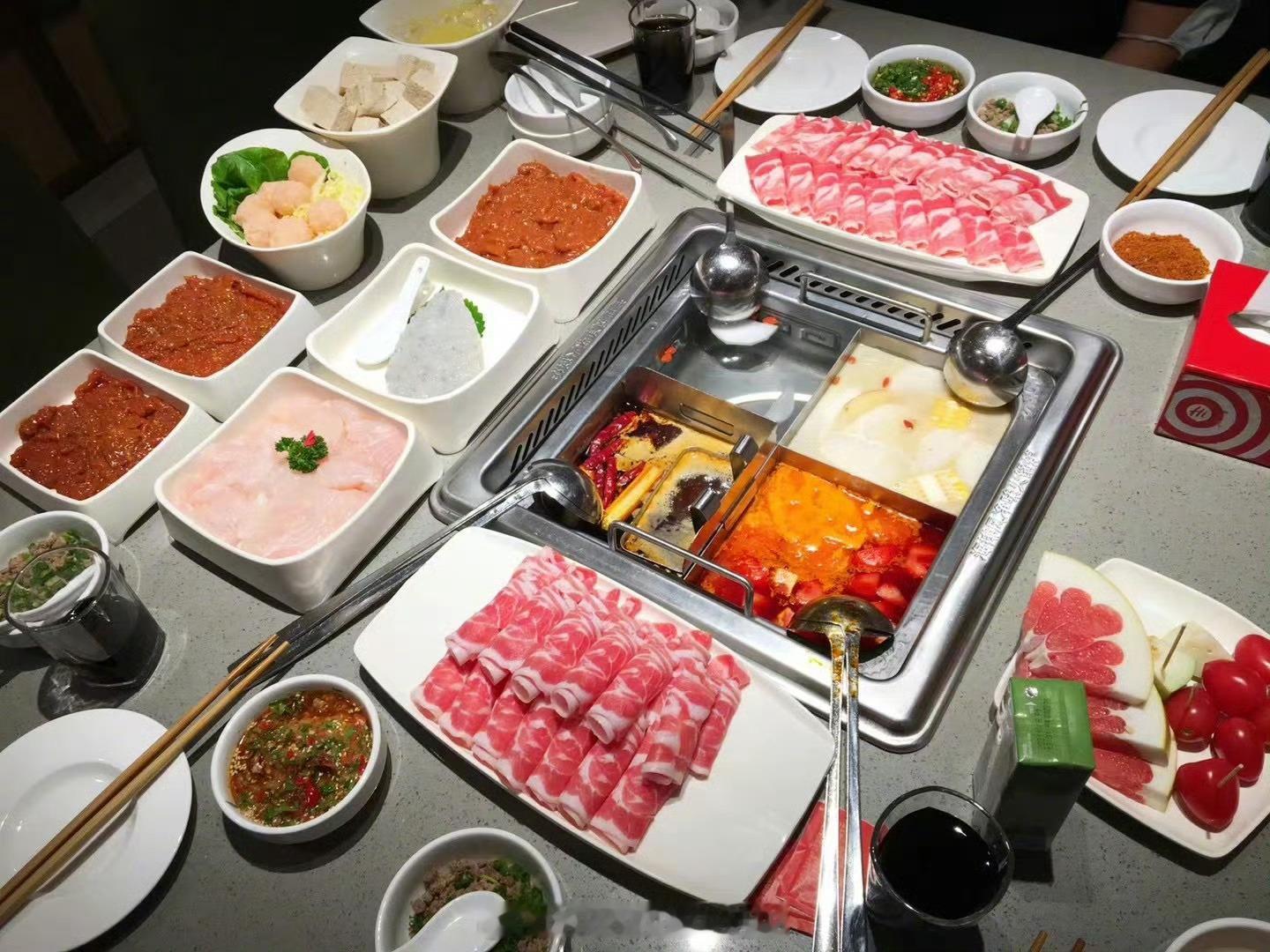 基本每个生日都在海底捞，因为热闹，小朋友喜欢，不过还没试过一个人吃，总感觉一个人