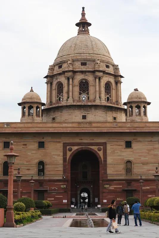 印度眼红中国，缘由着实不少。经济层面，近年来中国发展势头迅猛，GDP 总量大幅超