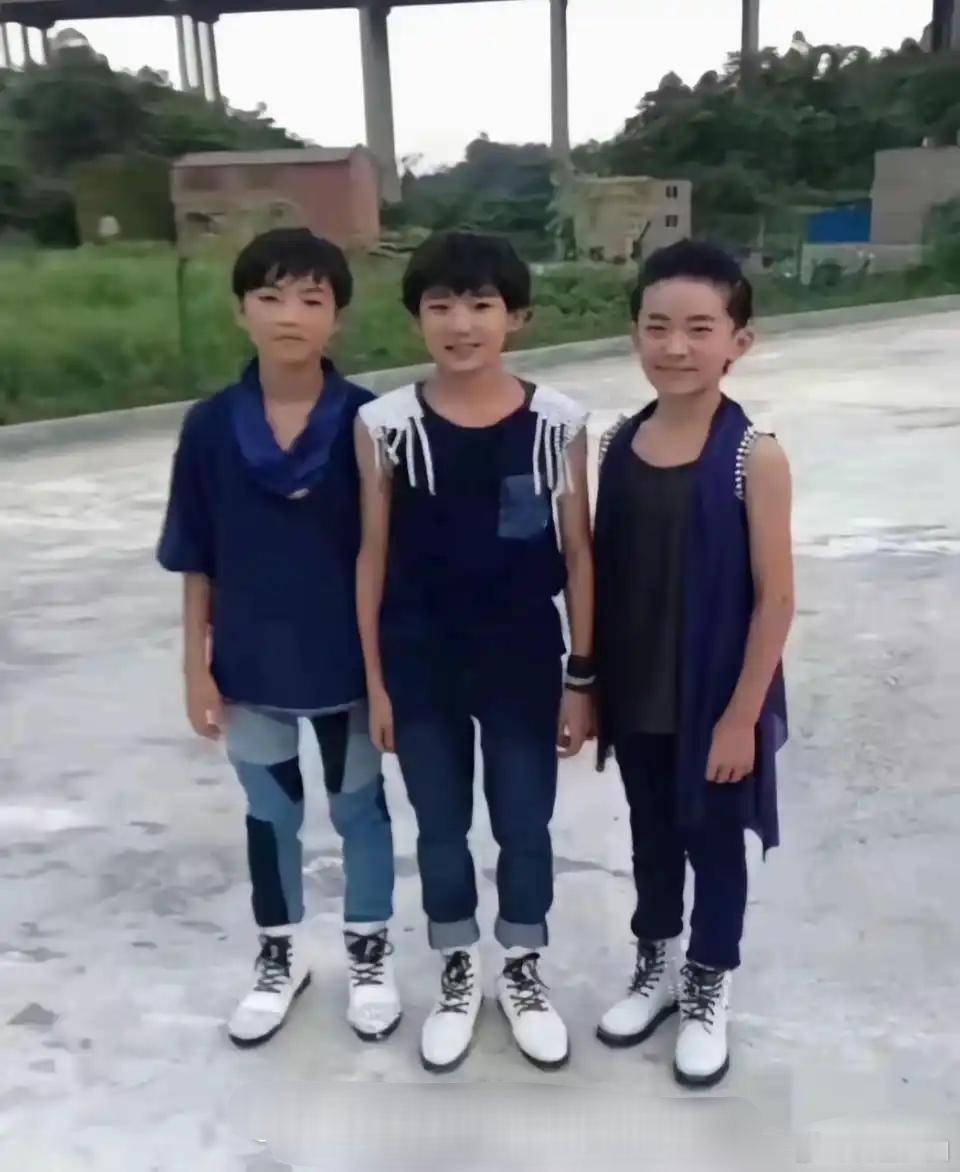 TFBOYS里小时候最高的王源，为什么长大后就变了？王俊凯和易烊千玺倒是稳定发挥