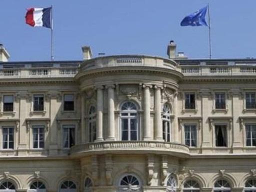 法国撤回全部外交官，布基纳法索与法国彻底撕开旧账。
法国在西非又丢掉一个重要支点