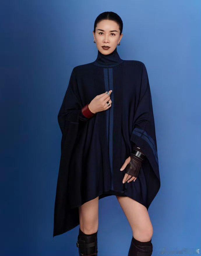 那英拿高音轰蚊子那英姐一开嗓，高音直接变“声波驱蚊器”！这隐藏功能太硬核。姐唱的