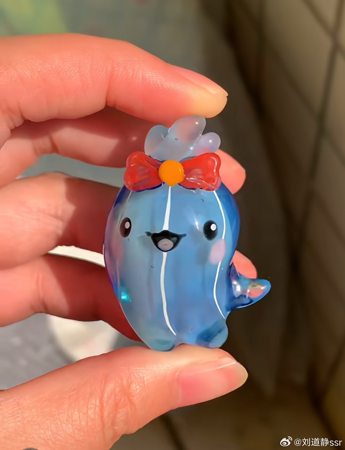 好想要这个居然是用玻璃烧出来的还原度真高！洛克王国世界给我打电话了