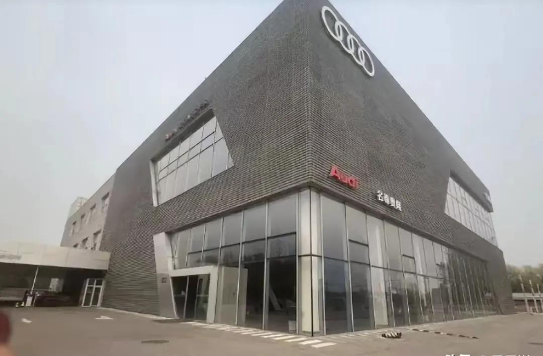 现在欧洲的工业衰退的很严重，汽车市场低迷的大背景下，一场大裁员正在酝酿。据不完全