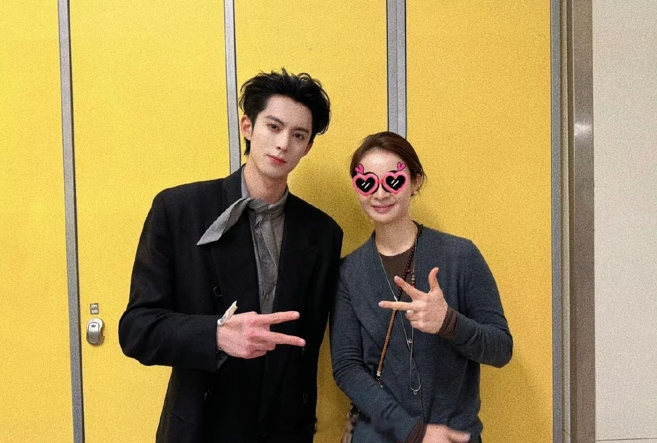 同一个博主镜头下的王鹤棣、侯明昊、张凌赫、刘宇宁，来看看帅哥们的状态[色] ​​