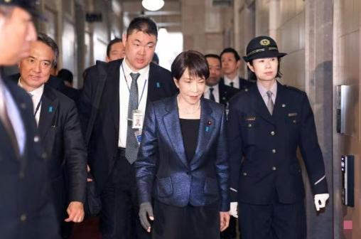 什么情况？日本居然接连两天对美军下手
出事了！据日本共同社报道，6 月 14 日