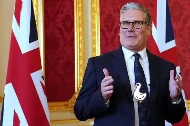 据俄罗斯卫星通讯社12月3日最新报道，英国首相斯塔默表明，英国将对中国采取更亲商