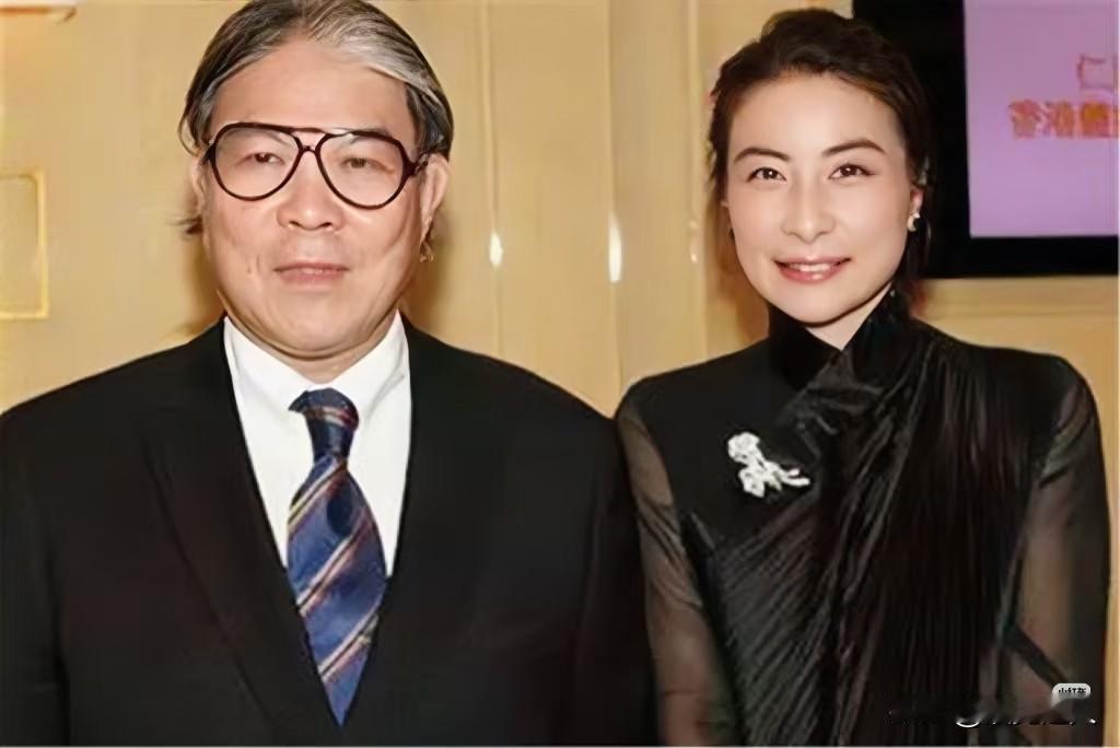 79岁霍震霆每周蹭饭！豪门翁媳相处的天花板，居然藏着这个真相！
 
谁能想到？7