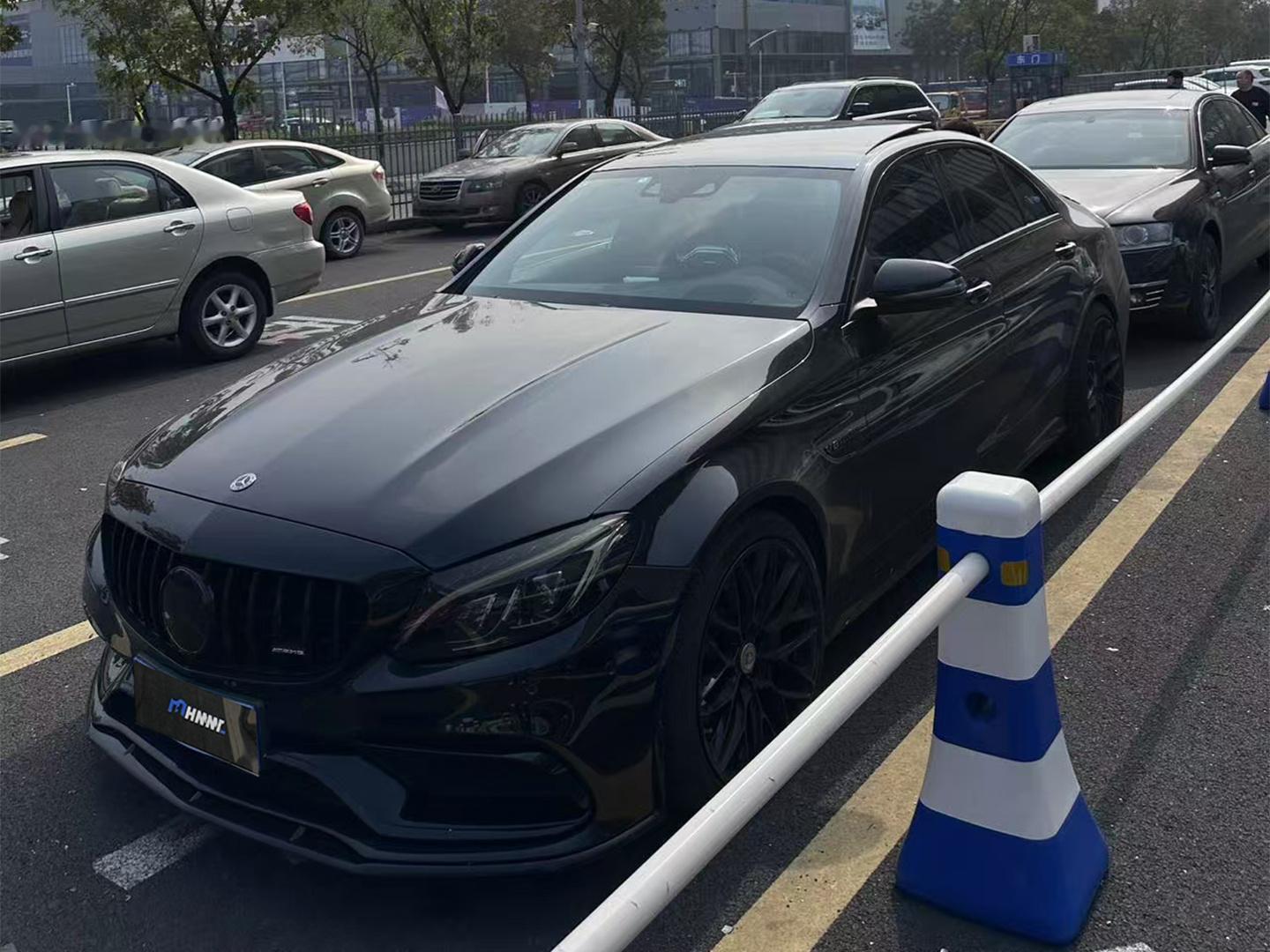全国找车[超话] 走在路上永远不会被人质疑说是奔驰C改的外观套件会骗人但V8的排