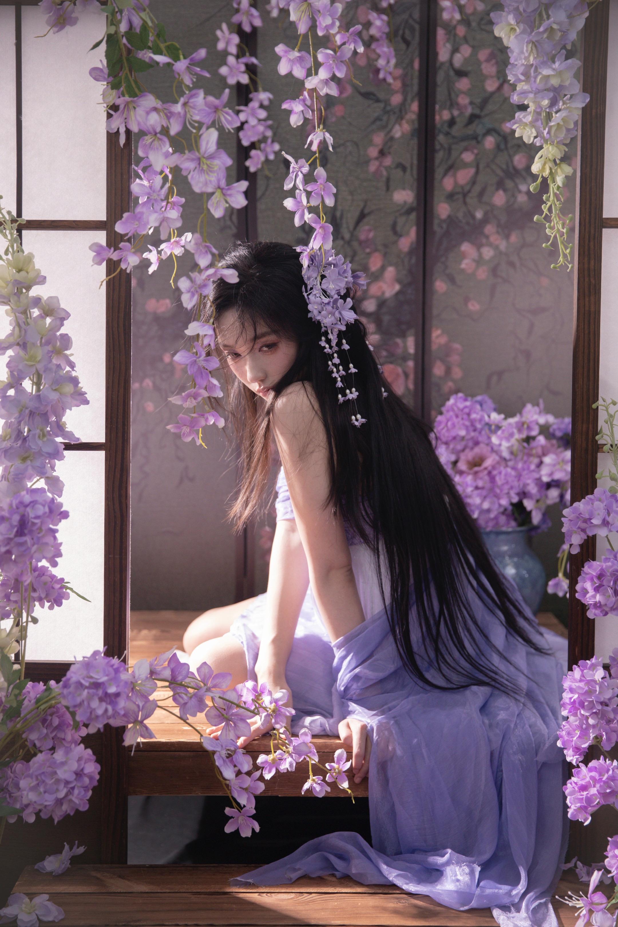 喝醉酒的紫色狐狸。