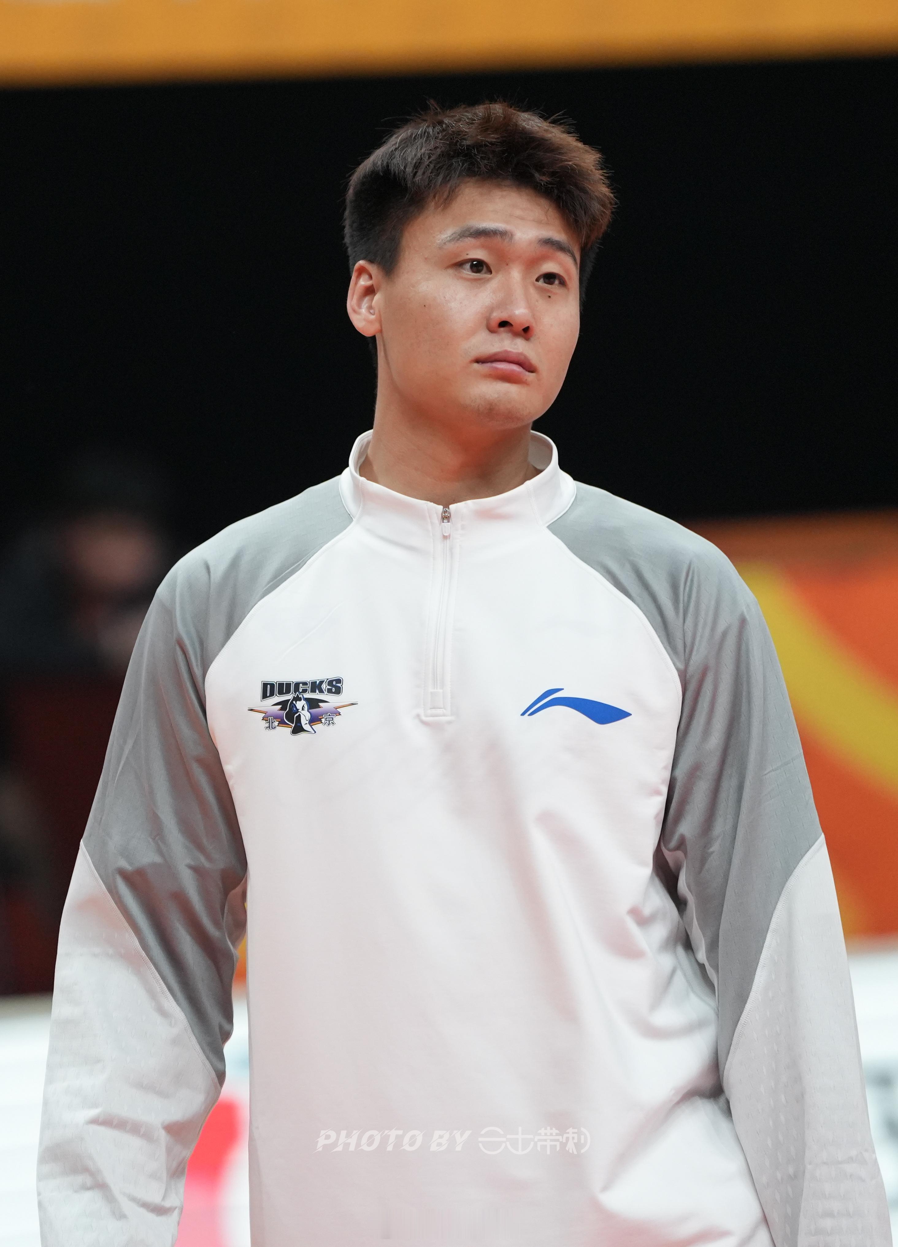 cba俱乐部杯赵睿 穿上新装备，开心！期待早日上场！ 