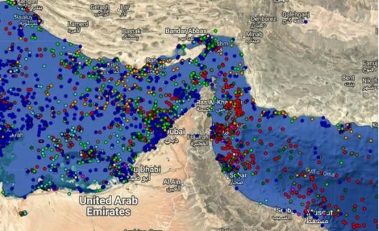霍尔木兹海峡的封锁，从来都不是简单的“拦路”，而是一场充满谋略的博弈。多数人以为