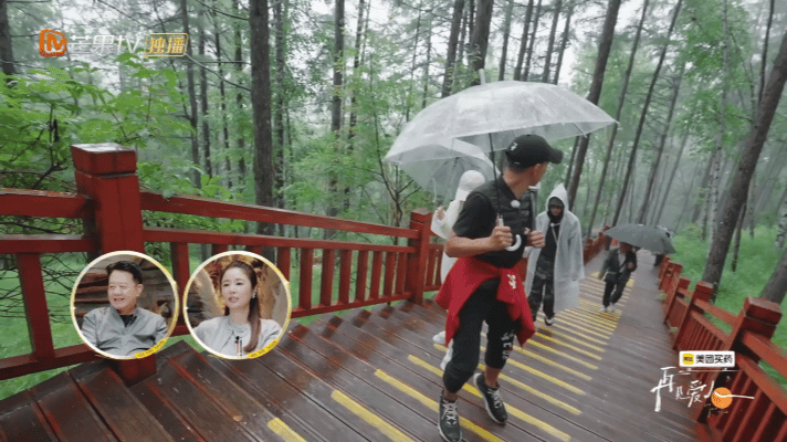 梁淞说何美延是爬楼梯赛道的王者 《再见爱人》团建爬楼梯，何美延因为生理期掉队，车