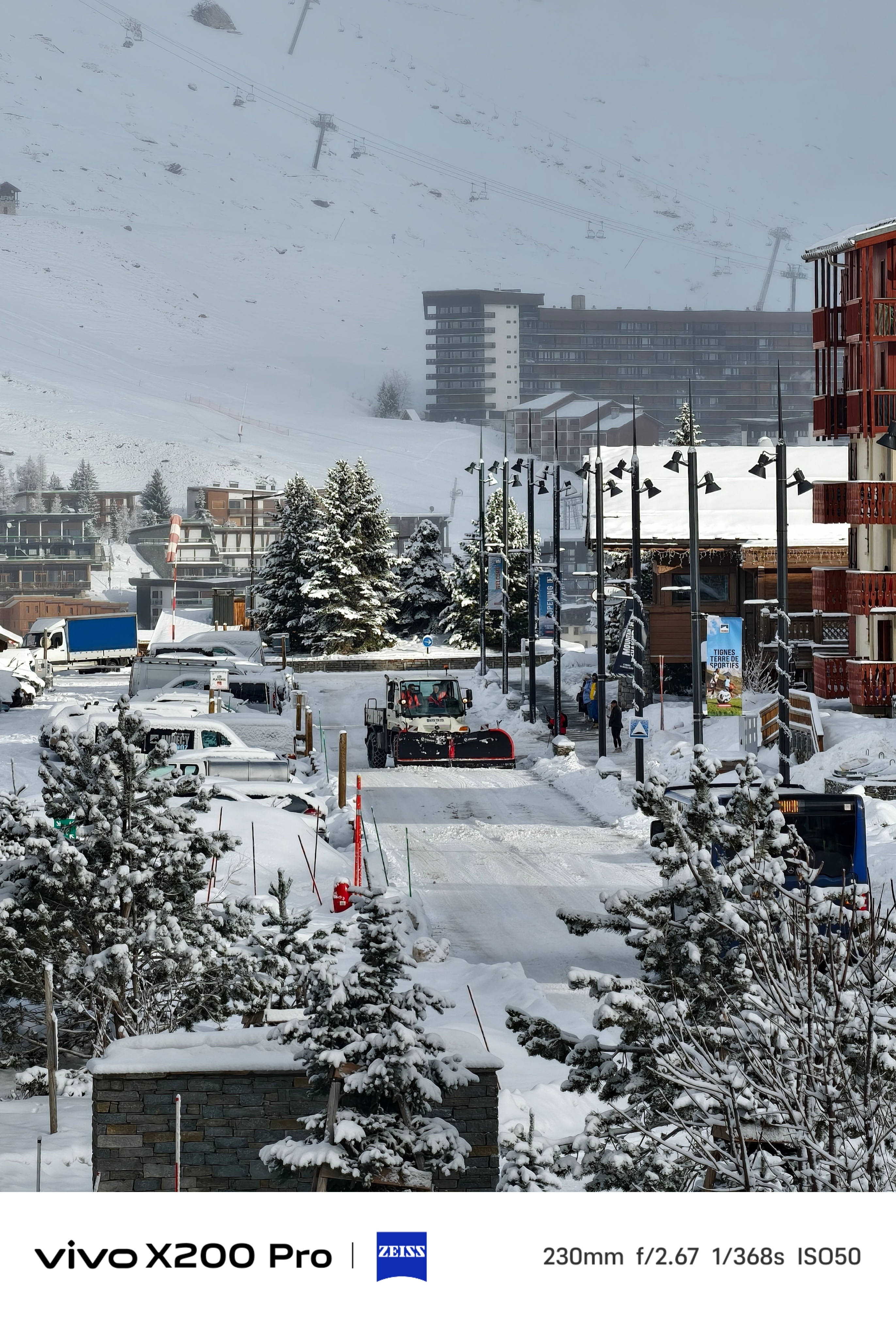 阿尔卑斯山脚下的滑雪小镇，🏠12月是开板的季节。⛷vivo X200 Pro 
