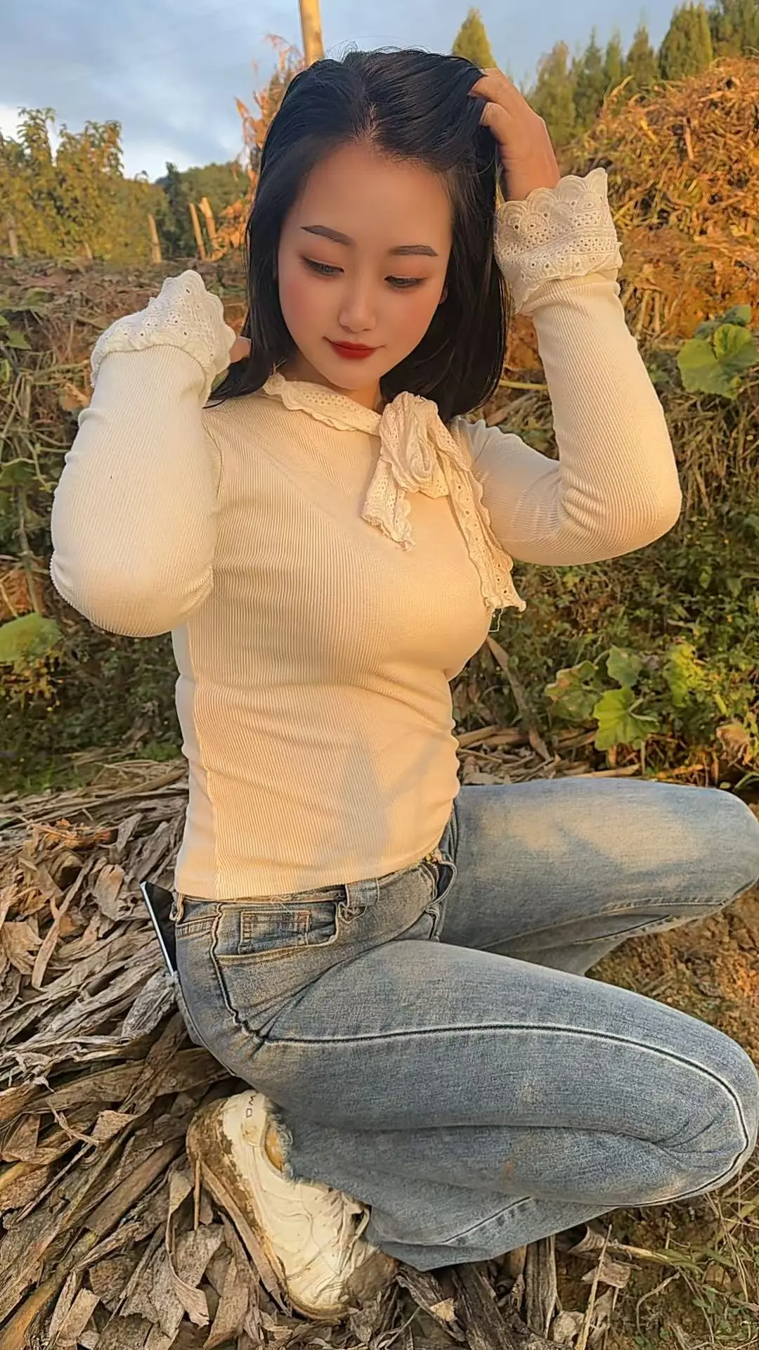 户外牛仔裤女 休闲紧身牛仔裤 穿牛仔裤的小仙女