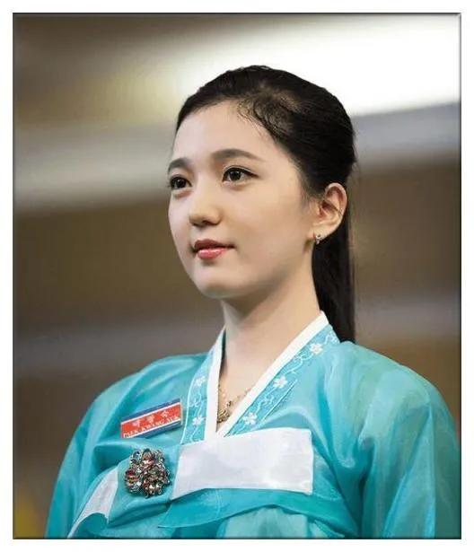 朝鲜：全世界的女人都羡慕朝鲜的女人，她们是国家真正的主人。

朝鲜劳动新闻报道说