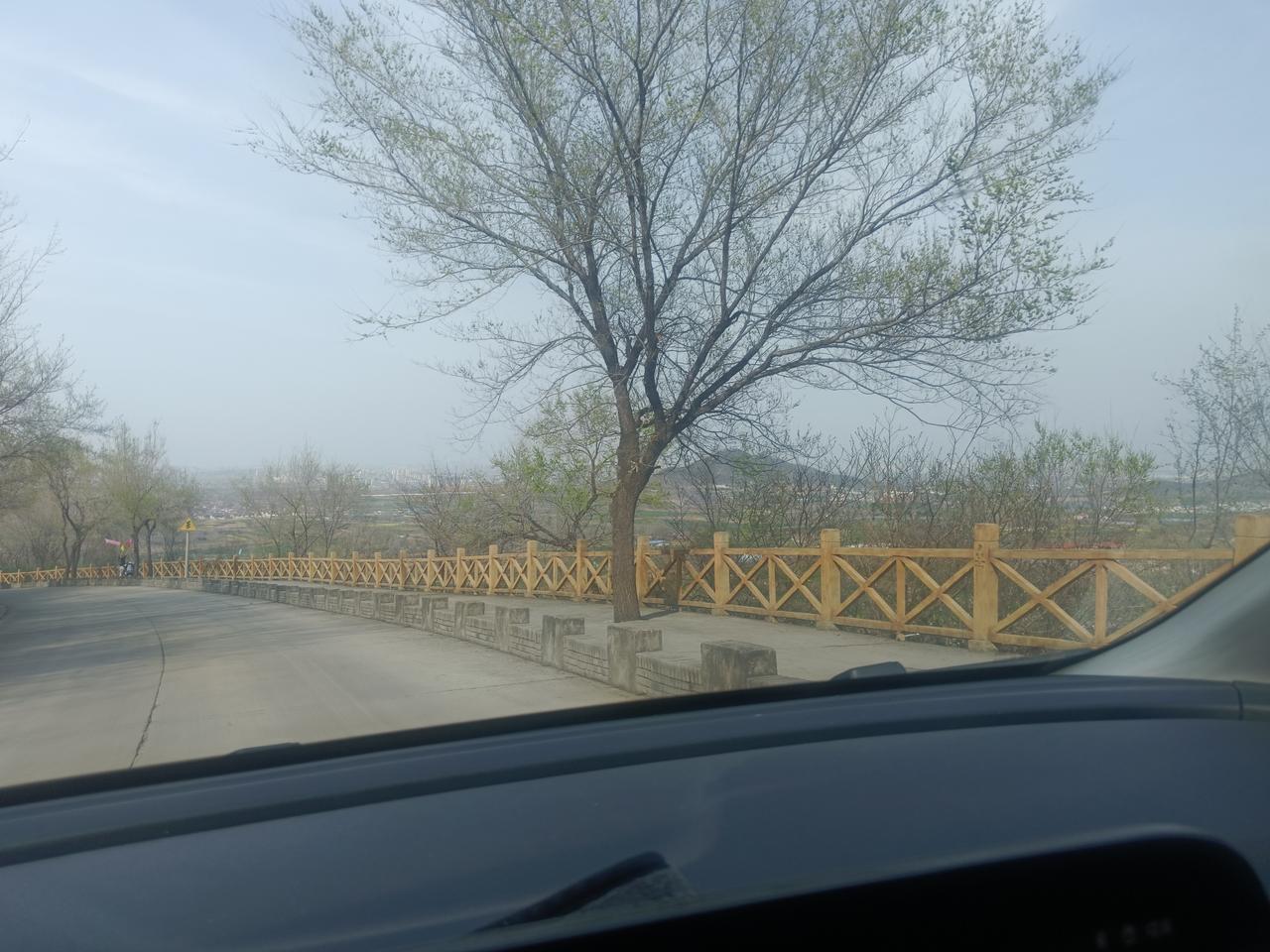 被子下的黑色丝袜

直到今天，我才终于把那些零碎的片段拼凑完整，拼出一个让我浑身