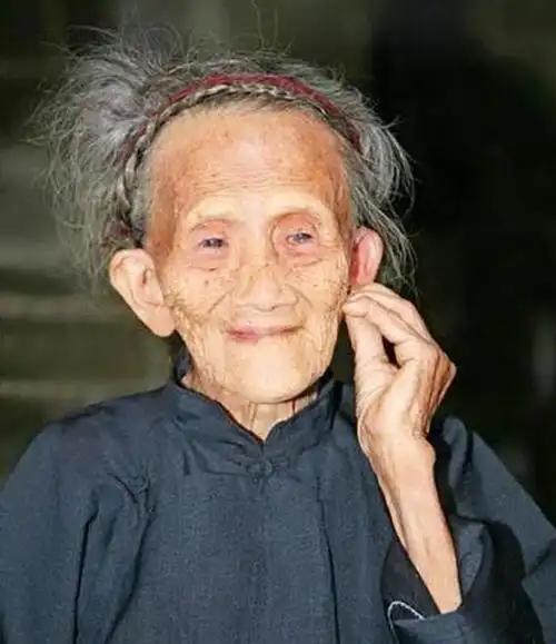 一位养生专家说：
“想要多活几年，就要退回本位。核心就一个意思——回到身体本来需