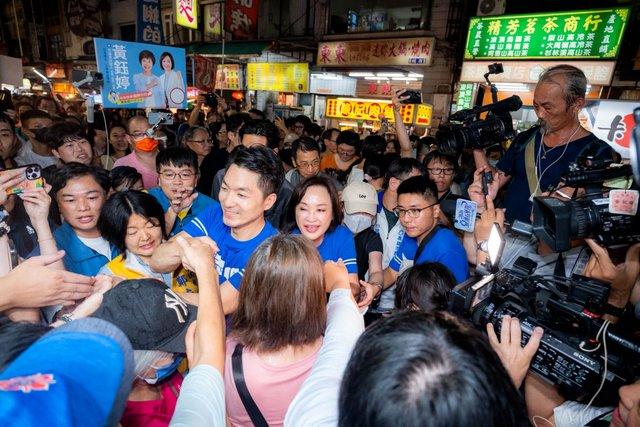 民进党炒热“洋流”，可能产生像大罢免时的反作用力
民进党台北市长参选人沈伯洋掀起
