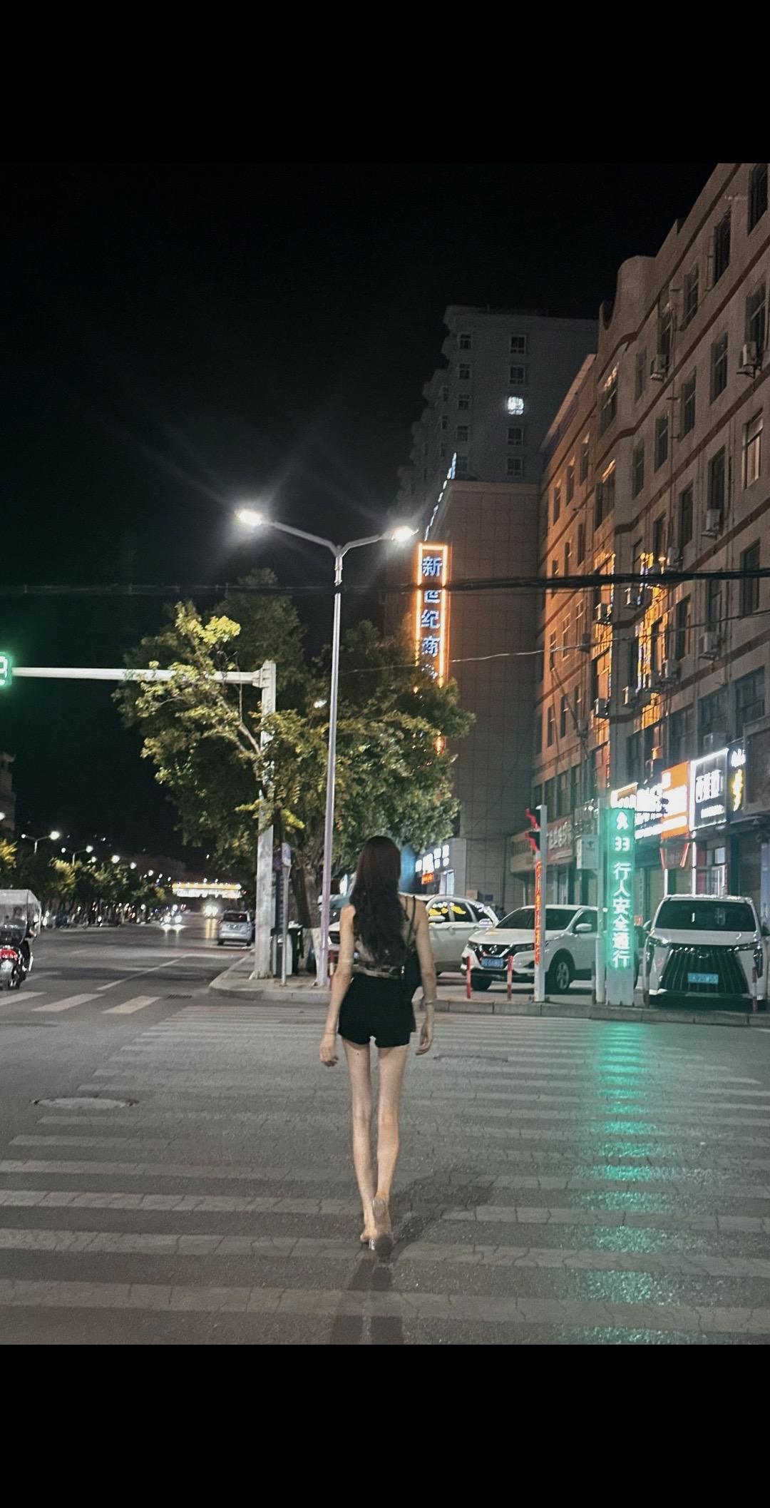 任何时候你都可以转头和放弃，人生没什么是必须的。不必事事死磕，允许自己...