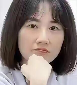 有人说发生了这样的悲剧，再联想下曾医生事件，我们真应该冷静的、好好的、多想一想：