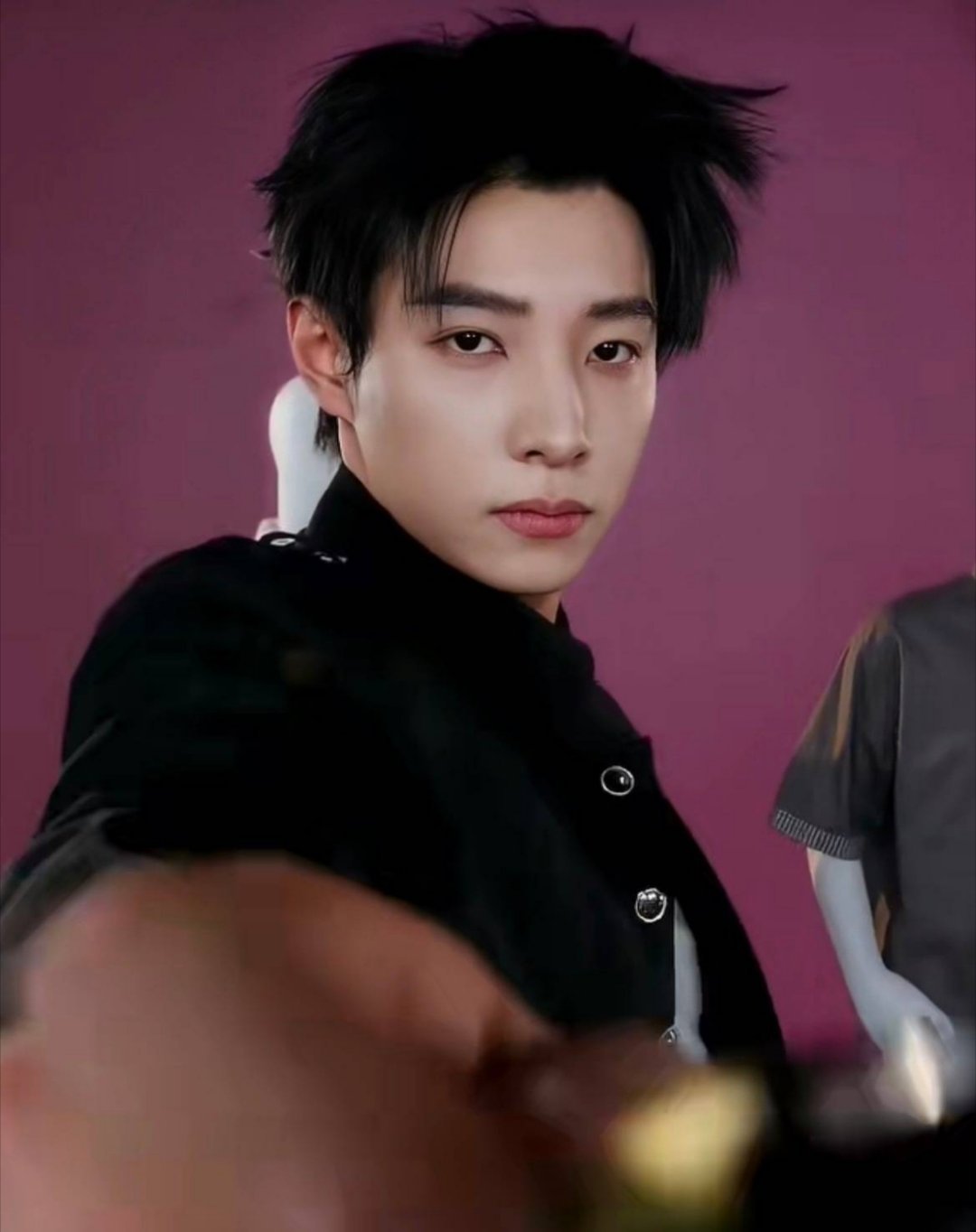 马小宇镜头签他真的好会，最后还歪头眨眼，可爱