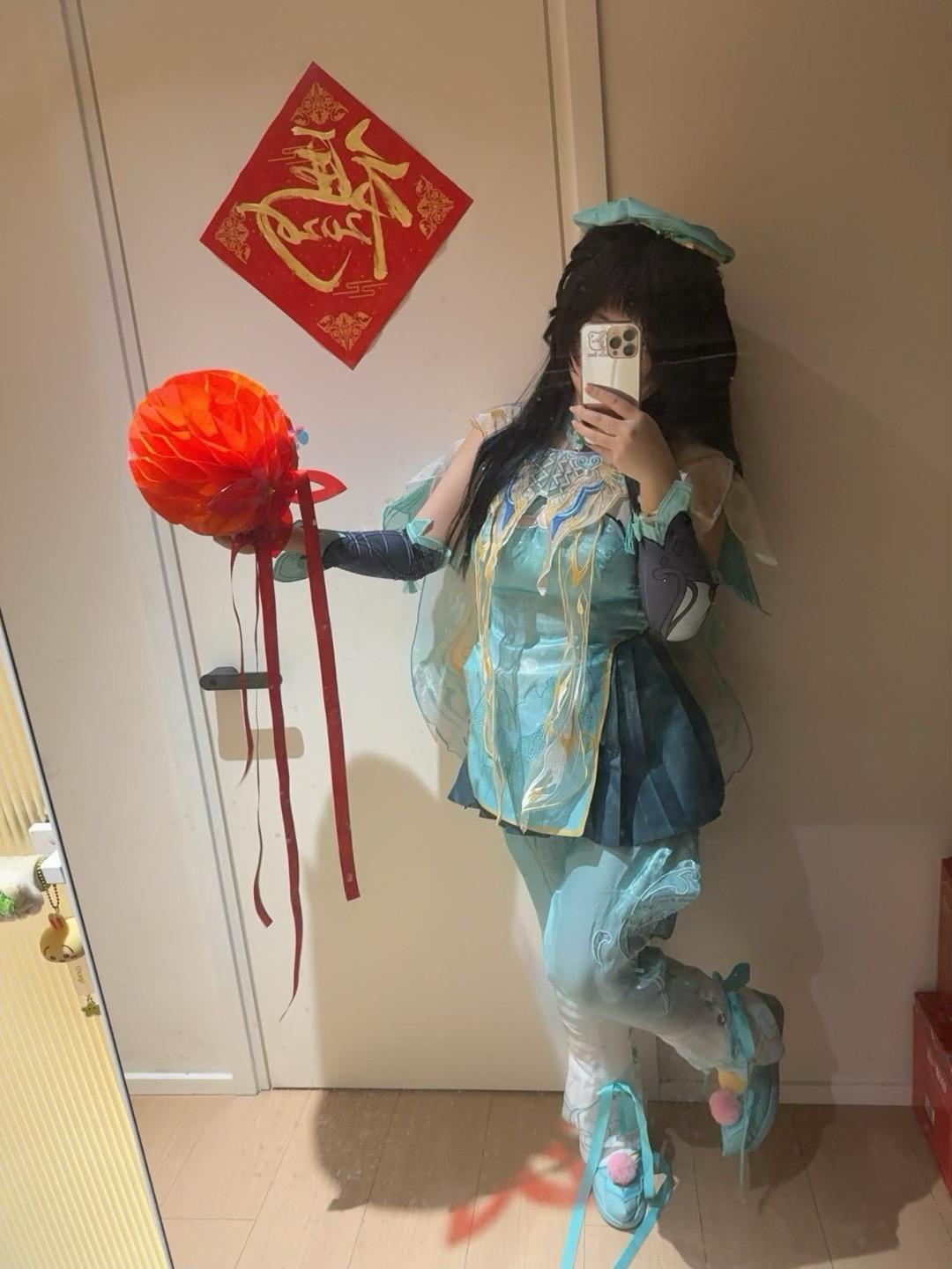 蓝梦在这里祝大家除夕快乐！ 也没啥好祝福的 那就祝您老马年大吉吧！