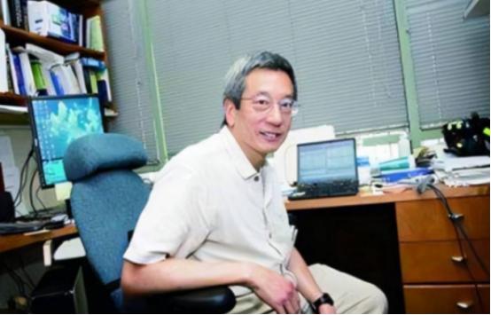 "我是美国人，不是中国的科学家。" 2008 年诺贝尔化学奖颁奖典礼上，钱永健举