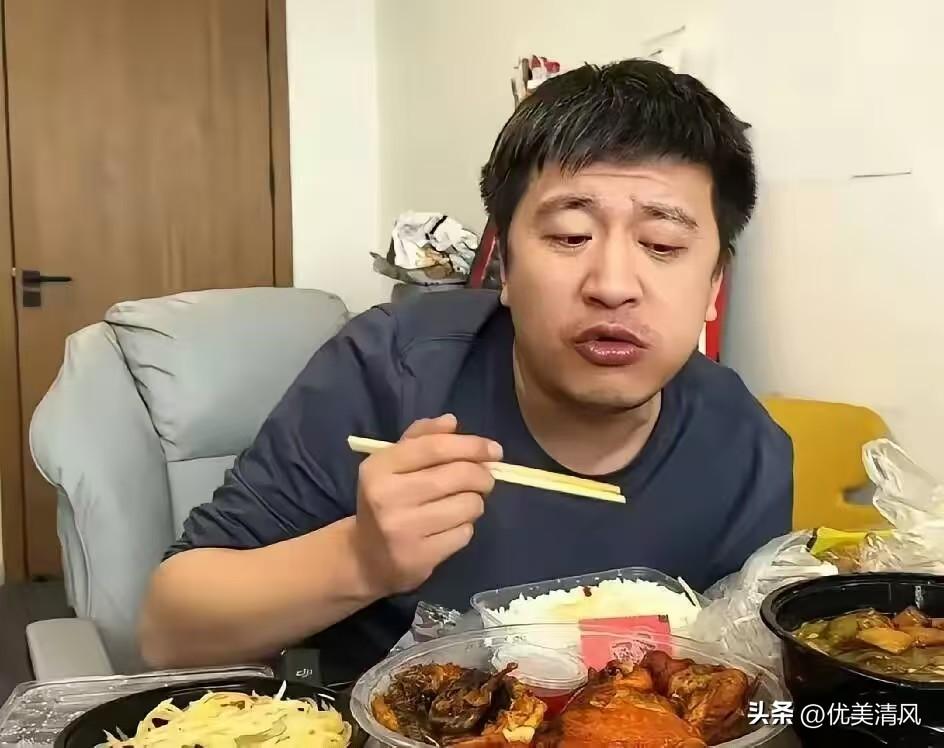 张雪峰的离世，
说句不怕得罪人的话，
我觉得他跟大多数成功人士有一样的通病，那就