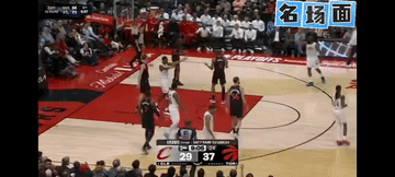 VS 猛龙  
“他！就是他！他犯规了！”哈登抬着两只胳膊轮换着手指着巴恩斯，三