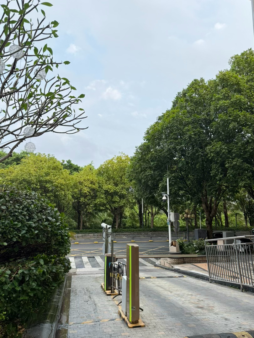 来深圳出差，怎么会热成这样，又潮又热又闷 深圳