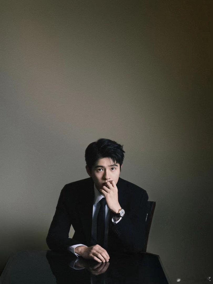 刘昊然有专属自己的一键三连不辜负每一个角色，不浪费每一份热爱，以演技立身，这就是