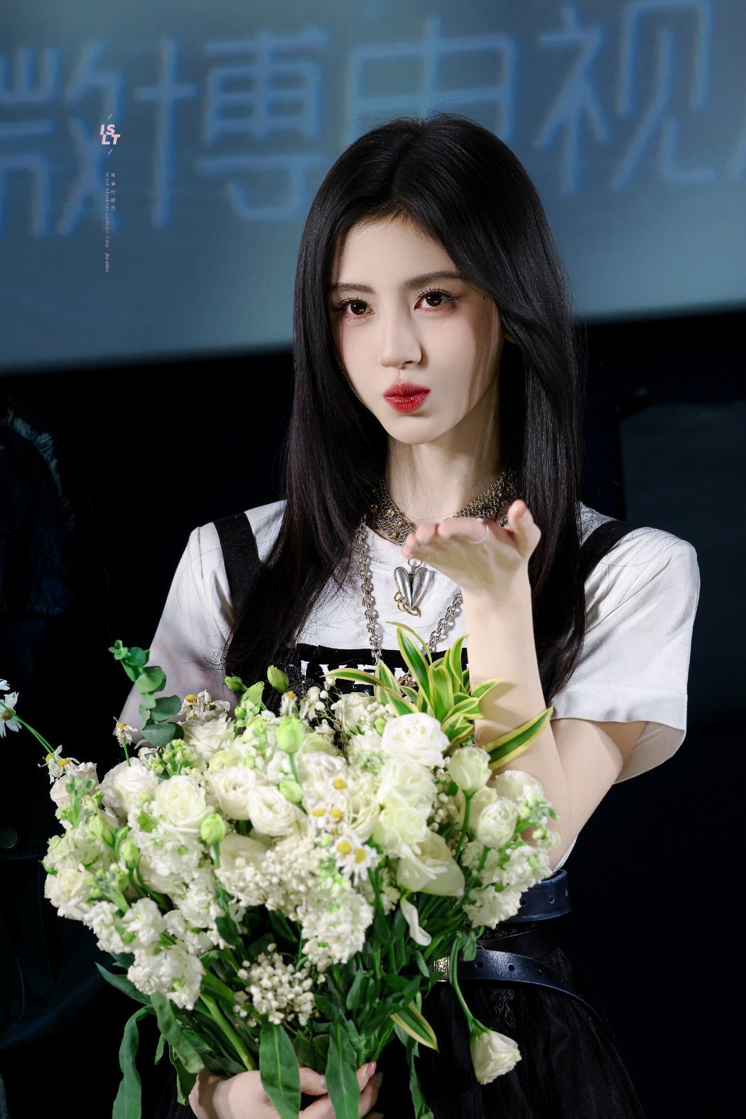 jjy鞠婧祎来战 jjy鞠婧祎阿黛 “Theflowerwillwitheran