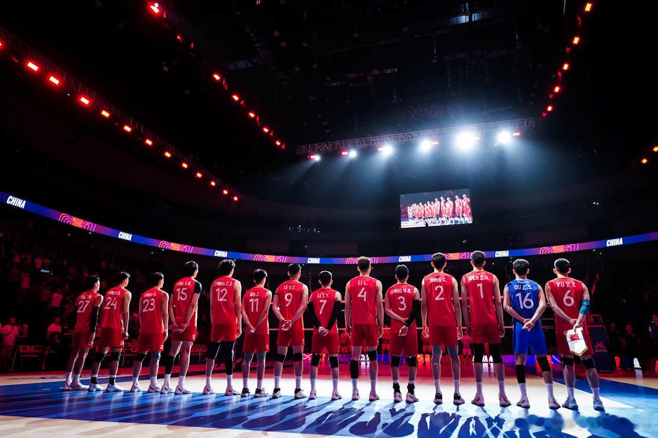 中国男排 2026年世界男排联赛 中国男排1比3乌克兰男排 1. 国家男排应该设