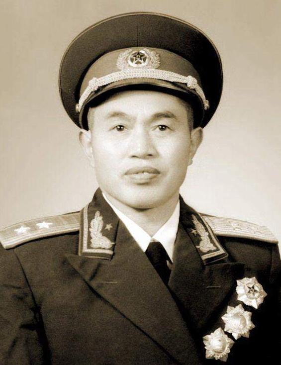 开国中将皮定均治军务实，最反感空洞虚浮的汇报。一次机关干部向他汇报工作，通篇全是