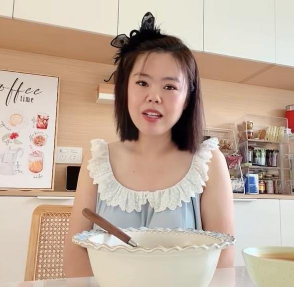 苦茶丹丹香，体重触底反弹105.7！
伙伴们，两天没更新，两天没播，emo了！抑