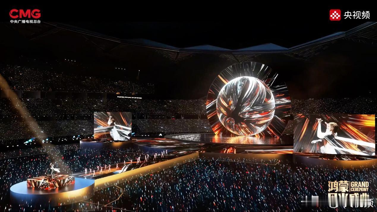 上周加班赶方案到深夜，想起答应给妈妈发周末家庭聚餐的照片，还得同步发一份给表姐做